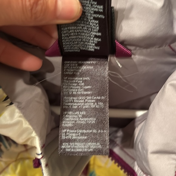 The North Face painted colorful girls size XL 18 puffer jacket - Picture 6 of 11